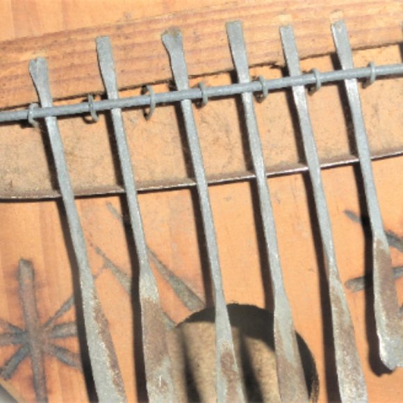 2 Finger HARPS Hand Carved Wood Harp Vintage Harp Hand Painted Wood Finger Harp - Picture 2 of 8